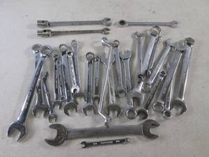 (EC1) Assorted Wrenches Ranging 14...