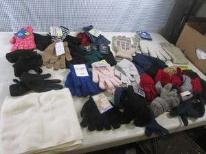 (A-1) Large Assortment of Gloves Mo...