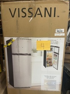 lot 4 image: Vissani 7.1 cu. ft. Top Freezer Refrigerator in Stainless Steel Look Customer return review pictures