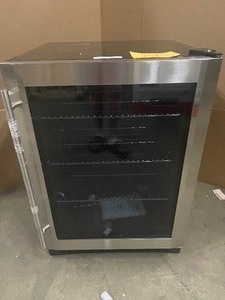 lot 19 image: Magic Chef Beverage Cooler 23.4 154-can Stainless Steel (12-Oz) Customer return review pictures