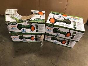 lot 43 image: Lot of Assorted Scotts Scotts 16 in. Manual Walk Behind Push Reel Lawn Mower Customer Returns See Pictures