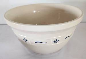 lot 51 image: New in Box Longaberger Pottery 3-Piece Nesting Mixing Bowl Set (#30775)
