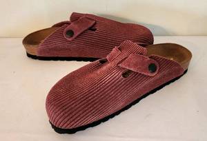lot 64 image: New in Box Womens Size 37 Birkenstock Boston Corduroy Clogs  - #2603