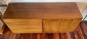 lot 2 image: Vintage American of Martinsville Sideboard  Buffet Cabinet