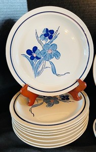 lot 148 image: Montrose Genuine Stoneware Plates and Oriental Original Cups with Saucers