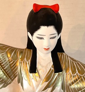 lot 151 image: The Hamilton Collection The Art of Kabuki White Heron Dancer Figurine