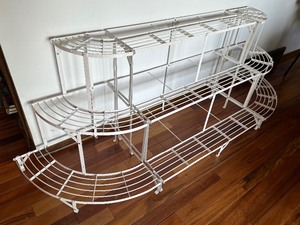 lot 9 image: Vintage Metal Three Tiered Plant Rack
