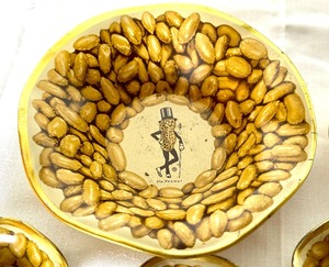 lot 204 image: Vintage Planters Nut Serving Set