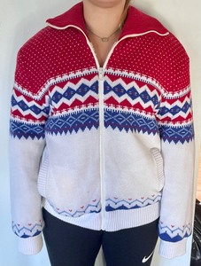 lot 177 image: Vintage Finger Hut Fashions Zip Up Sweater