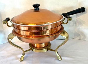 lot 184 image: Beautiful Brass and Copper Grouping