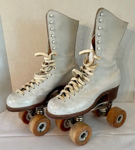 lot 195 image: Vintage Roller Skates with Carrying Case