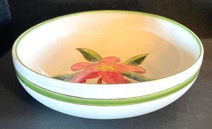 lot 352 image: Pretty Pink Floral Patterned Stangl Pottery Grouping