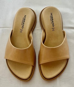 lot 436 image: Tan Sandals by NoBrand Footwear