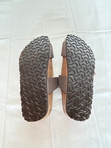 lot 31 image: Birkis Tahiti Mocha Soft Footbed Sandal (Size 37) New