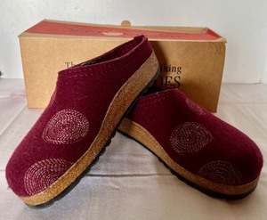 lot 346 image: Burgundy Spiritbord Haflinger Clogs