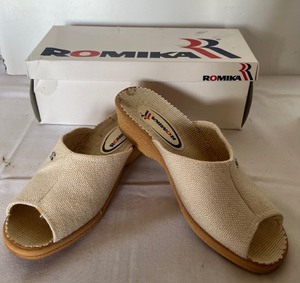 lot 426 image: 3 Pairs of Rominka Womens Slip on Shoes