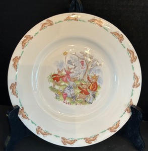lot 307 image: Adorable Bunnykins Royal Doulton Plate and Cup Set