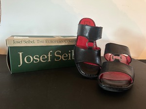 lot 316 image: Pair of Josef Seibel European Comfort Shoes
