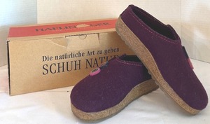 lot 400 image: Haflinger Violet Grizzly Kanon Clogs  Slippers