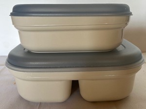 lot 402 image: Variety of Anchor Hocking Microwavable Tupperware Containers