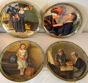 lot 422 image: Norman Rockwell Collectors Plates with Brackets