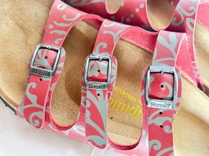 lot 282 image: Papillo Flordia Waikiki Karmin Sandals (Size 37)