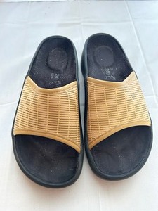 lot 280 image: Tatami TanBamboo Slip-on Sandals (Size 37)