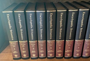 lot 386 image: Encyclopedia Britannica Books