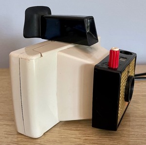 lot 399 image: Polaroid Swinger Land Cruiser Camera