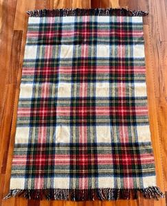 lot 20 image: Vintage John Wanamaker 100% Wool Plaid Throw