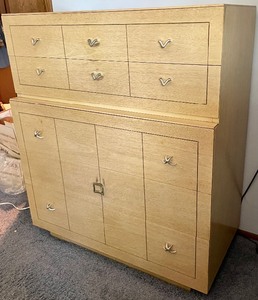 lot 13 image: Vintage 5 Drawer Dresser