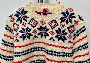lot 16 image: Gorgeous Vintage Handmade Sweater