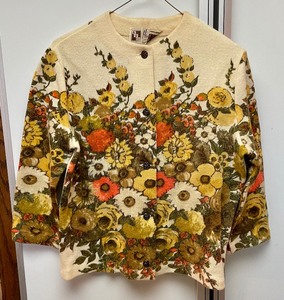 lot 20A image: Variety of Vintage Sweaters