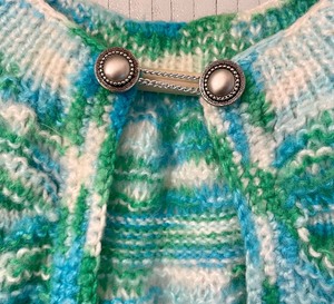 lot 34 image: Vintage Hand Knit Shawl