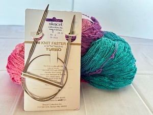 lot 224 image: Colorful Yarn and Knitting Tools