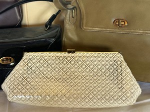 lot 225 image: Variety of Vintage Handbags