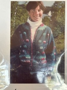 lot 228 image: North Island Designs Sweater Knitting Kit - NEW