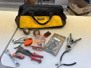 lot 137 image: Tool Bag & Contents