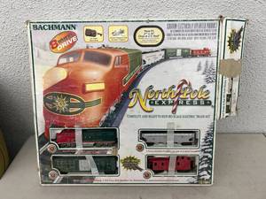 lot 146 image: North Pole Express Ho Scale Train Set