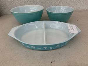 lot 150 image: Vintage Pyrex