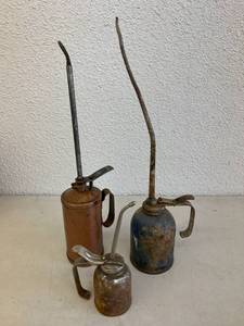 lot 162 image: Oil Cans