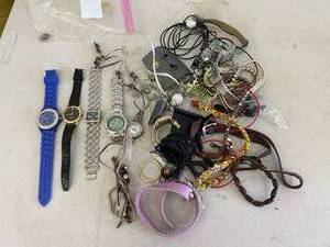 lot 172 image: Jewelry