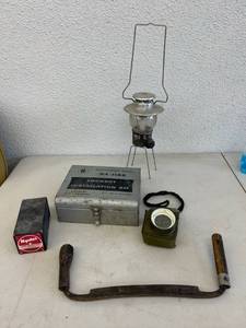 lot 182 image: Mixed Vintage Lot