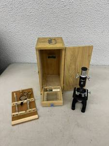 lot 187 image: Microscope