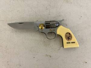 lot 188 image: Jesse James GunKnife