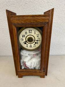 lot 114 image: Antique Clock