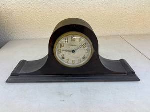 lot 121 image: Ingraham Mantle Clock