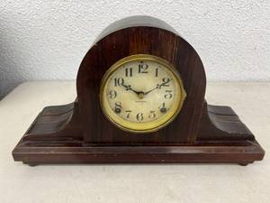 lot 122 image: Ingraham Mantle Clock