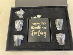 lot 246 image: New Flask Gift Set