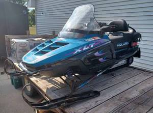 lot 2 image: 1997 Polaris Indy XLT Touring Snowmobile 597 cc Liquid Cooled Triple - Runs Good, Has Reverse, May Need a Battery, Hydraulic Disc Brakes